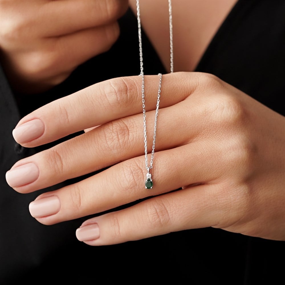 0.36 Ct Zümrüt Taşlı Pırlanta Kolye