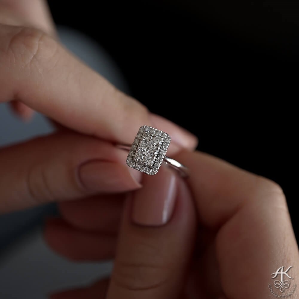 0.28 Ct Pırlanta Baget Yüzük