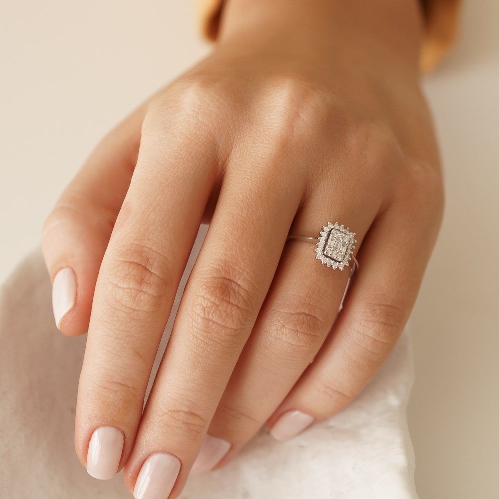 0.34 Ct Pırlanta Baget Yüzük