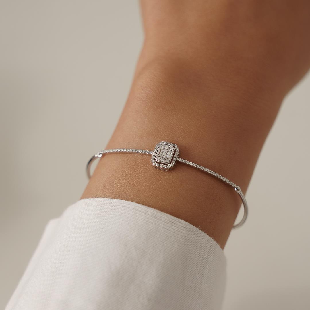 0.36 Ct Baget Taşlı Pırlanta Kelepçe
