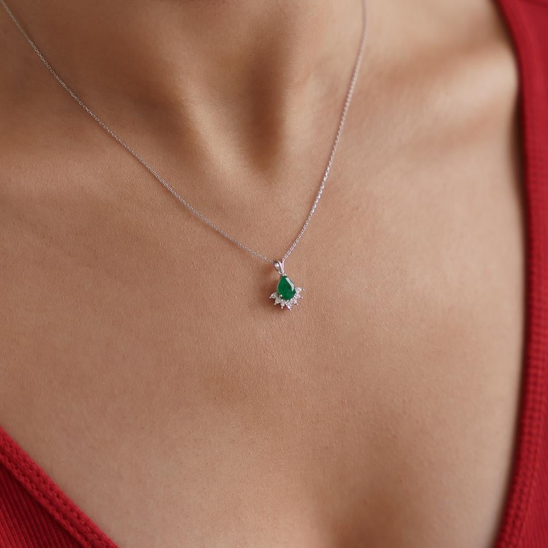 0.74 Ct Damla Zümrütlü Pırlanta Kolye