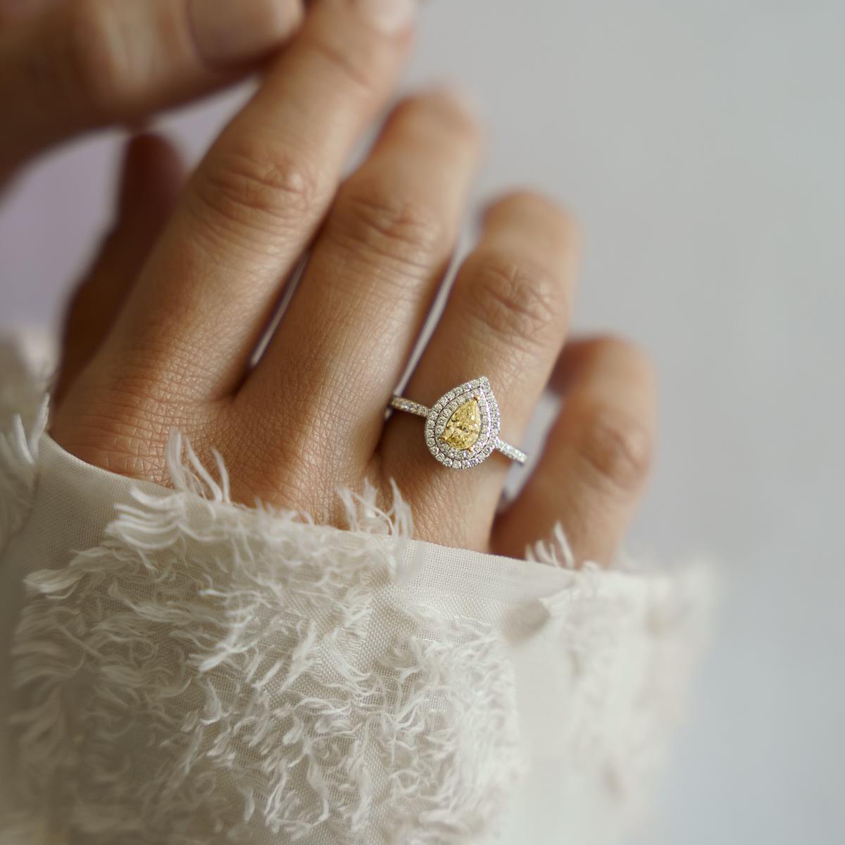 0.84 Ct Fancy Damla Pırlanta Yüzük