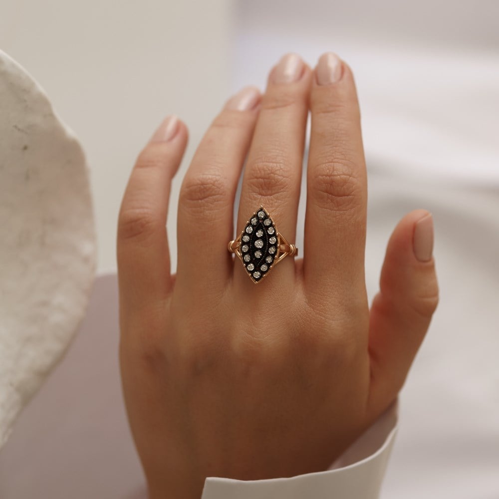 0.08 Ct Pırlanta Badem Yüzük