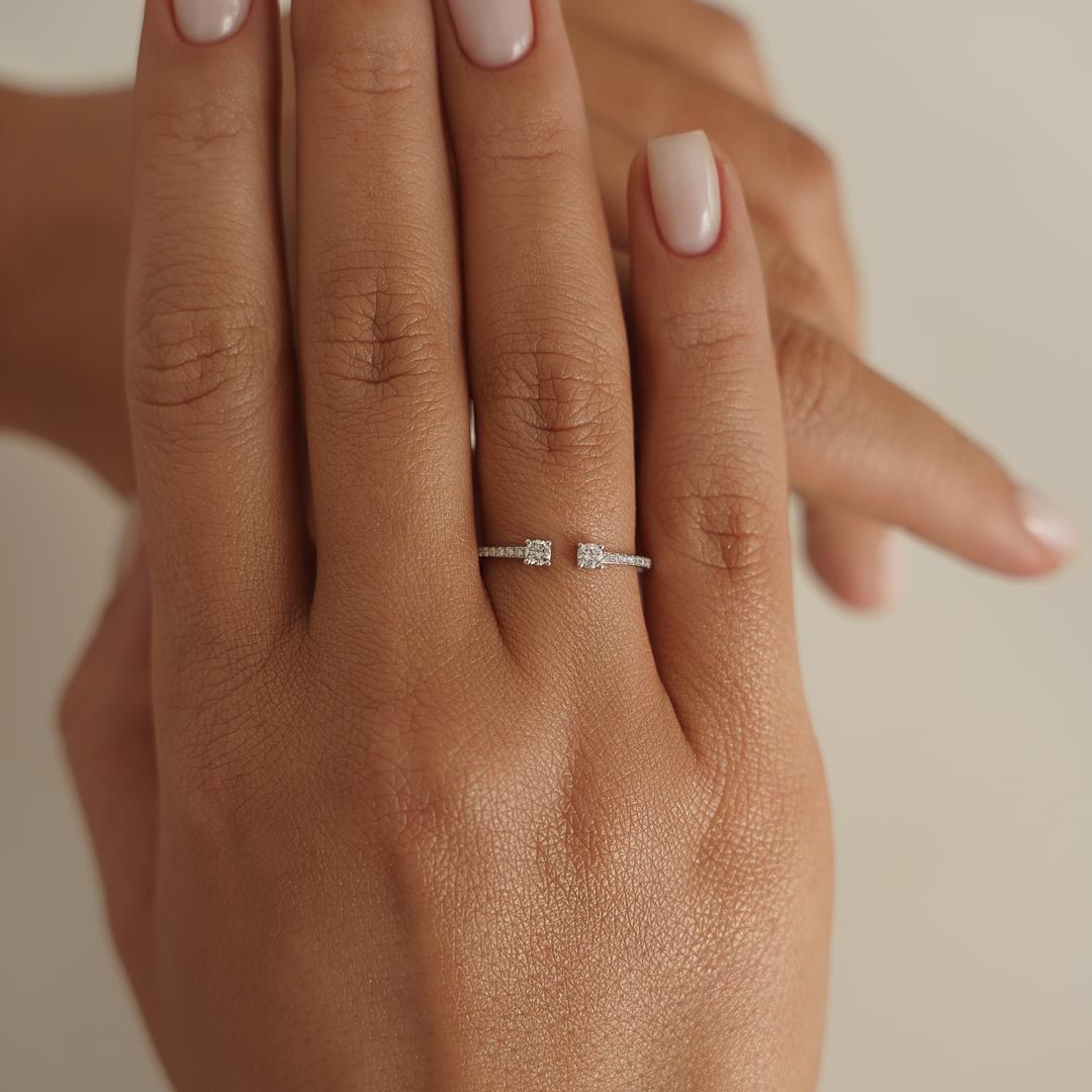 0.22 Ct Pırlanta İki Taş Yüzük