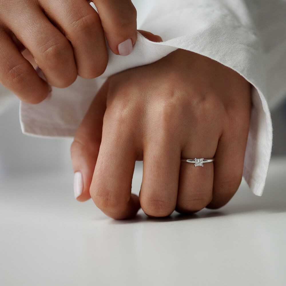 0.26 Ct Kare Kesim Pırlanta Yüzük