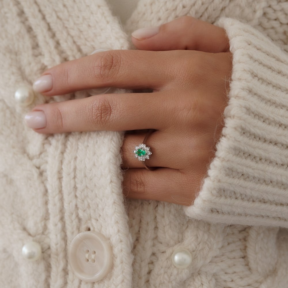 0.31 Ct Zümrüt Papatya Pırlanta Yüzük