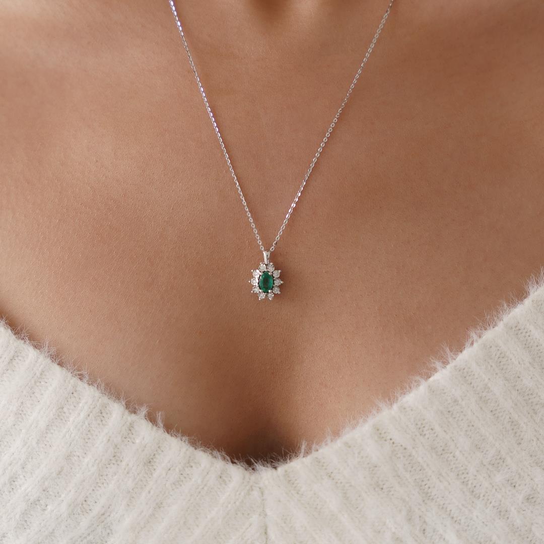 0.49 Ct Zümrüt Taşlı Pırlanta Kolye