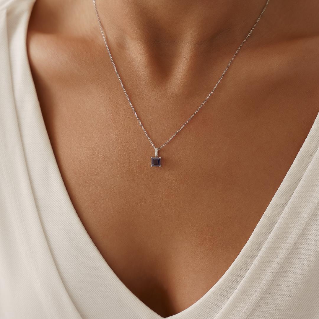 0.53 Ct İolite Pırlanta Kolye