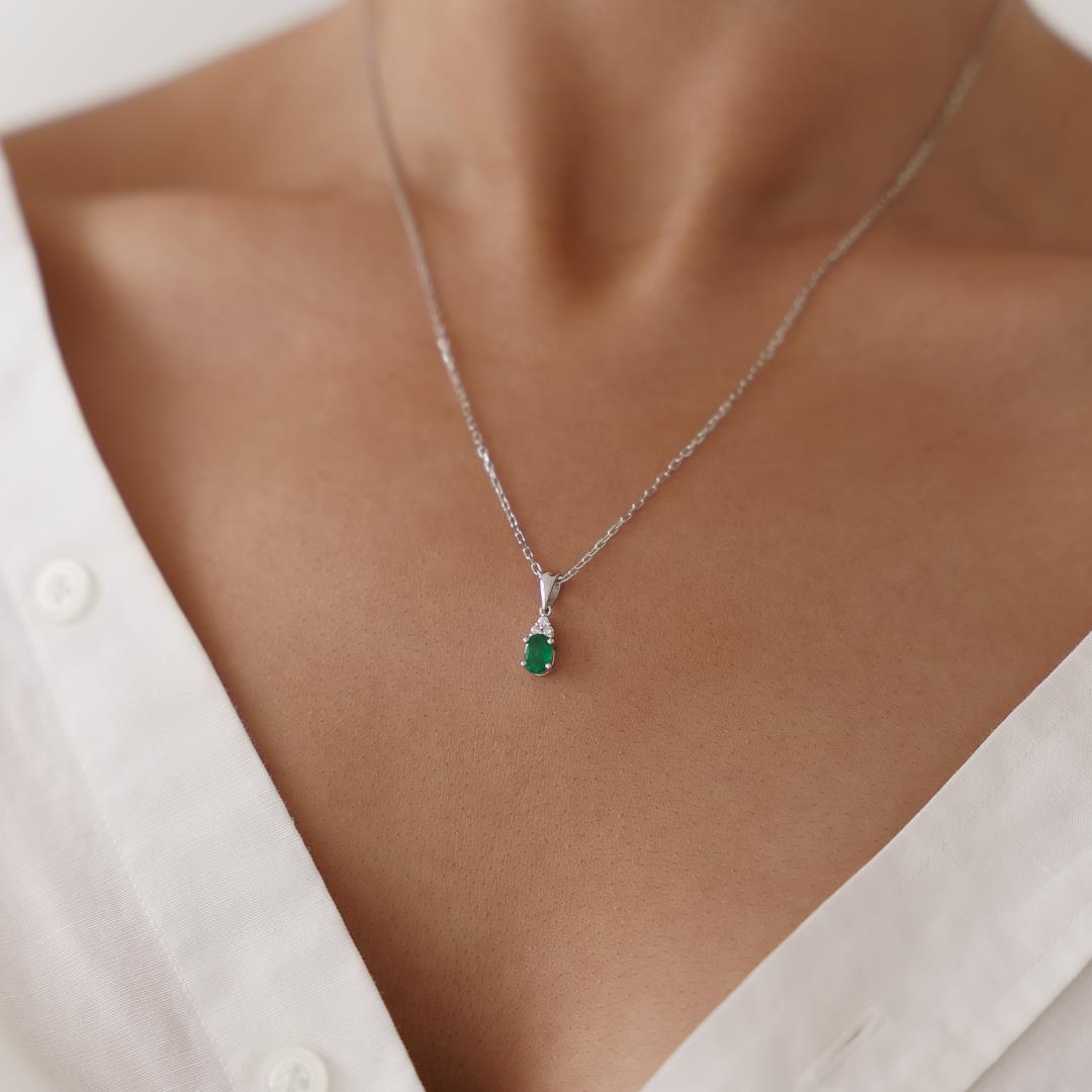0.56 Ct Zümrüt Taşlı Pırlanta Kolye