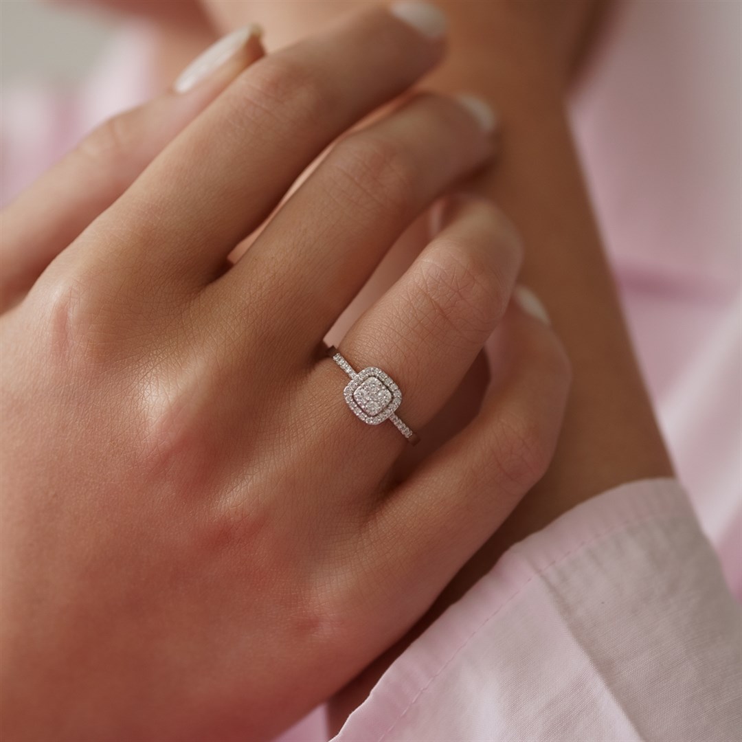 0.83 Ct Kare Baget Pırlanta Yüzük