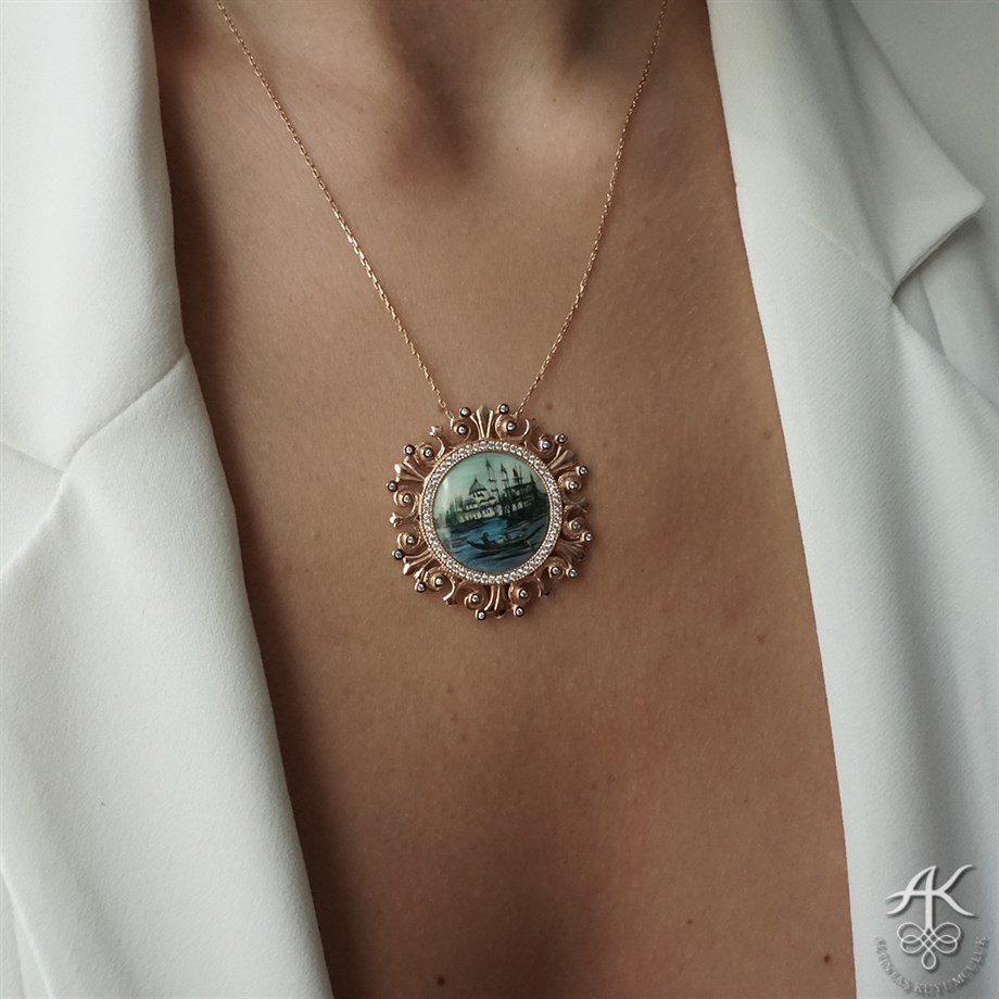 Sandal Sefası Altın Kolye