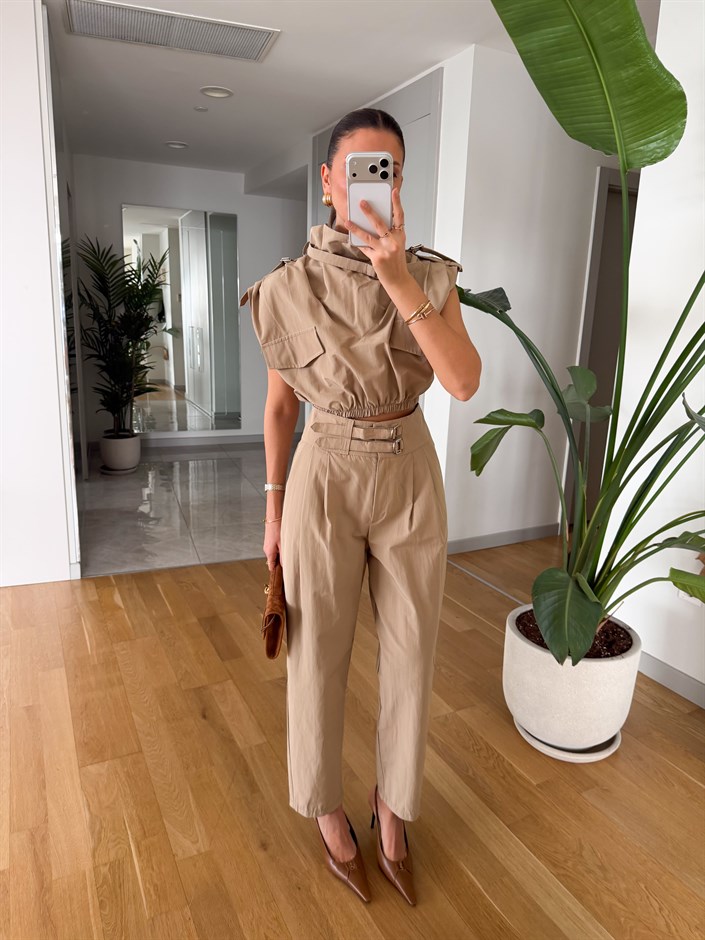  Kemer Detaylı Crop Bluz Pantolon Takım - Bej