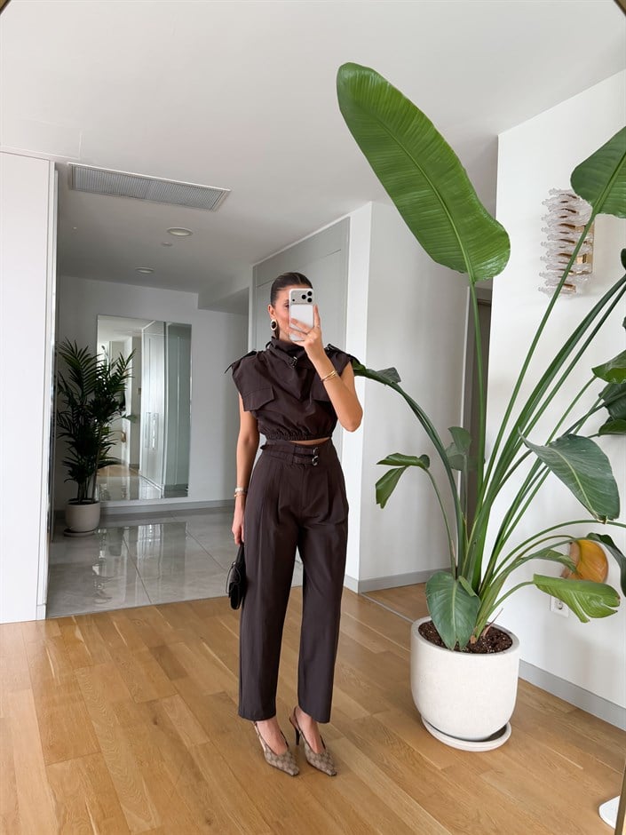  Kemer Detaylı Crop Bluz Pantolon Takım - Kahve