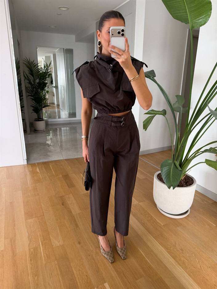  Kemer Detaylı Crop Bluz Pantolon Takım - Kahve