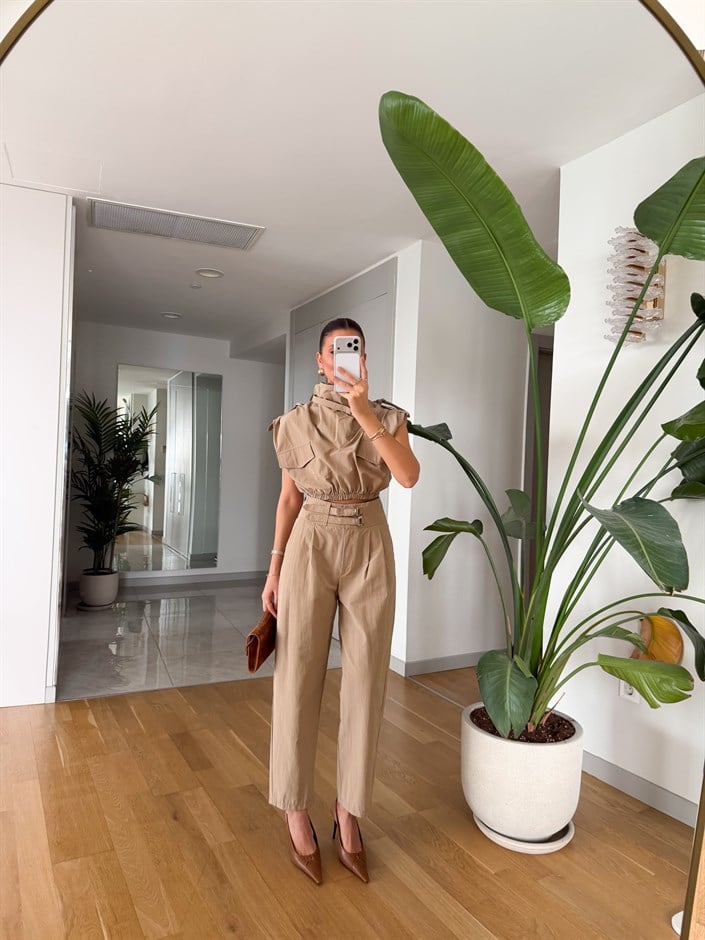  Kemer Detaylı Crop Bluz Pantolon Takım - Bej