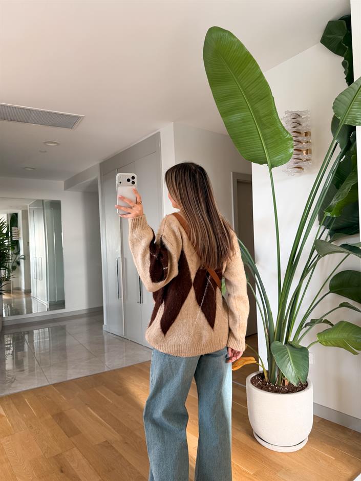 Alesta Bej Kahve Baklava Desen Tüylü Kazak