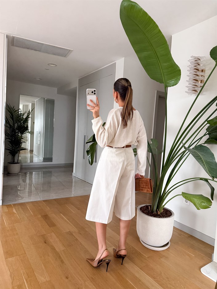 Allegra Pile Detaylı Bermuda Şort - Ekru