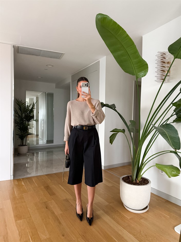 Allegra Pile Detaylı Bermuda Şort - Siyah