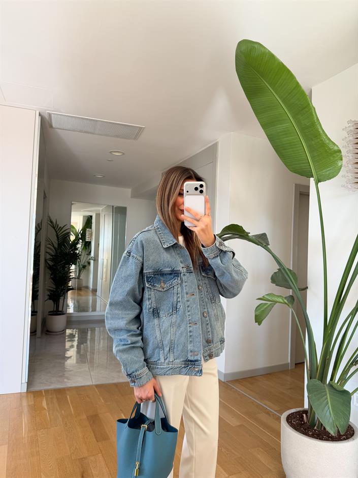 Arkası Nakışlı Denim Ceket 