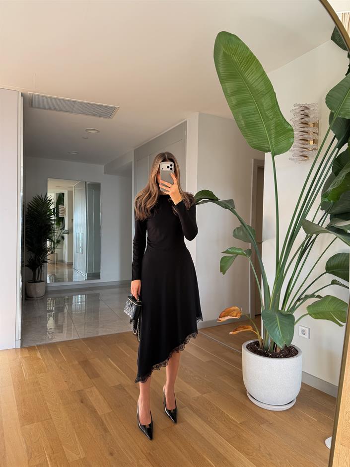 Asimetrik Kesim Dantelli Elbise - Siyah