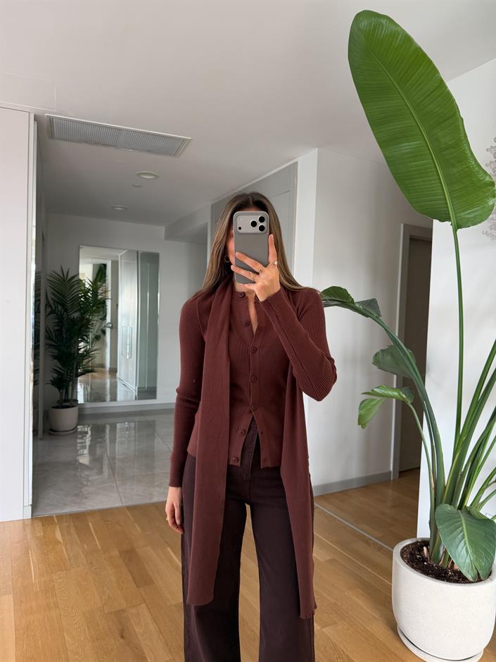 Atkılı Düğmeli Triko Hırka - Kahve