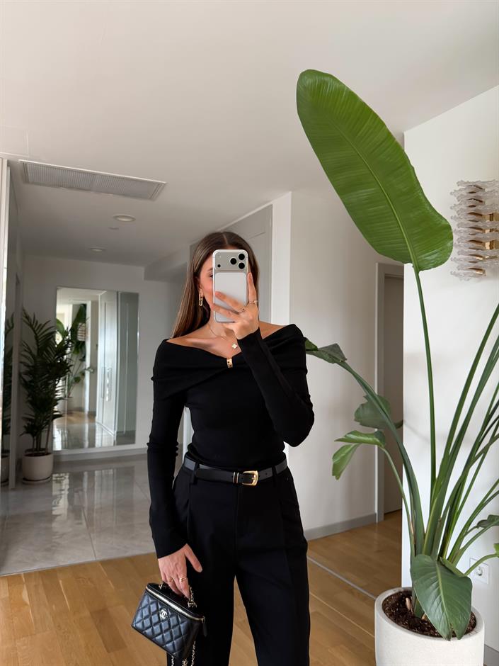 Bardot Yaka Aksesuarlı Triko Kazak - Siyah