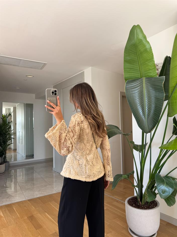 Bej Dantelli Romantik Hırka 