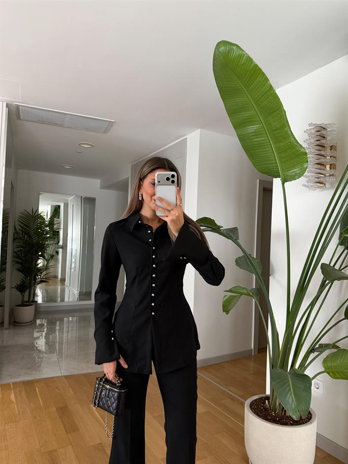 Belden Oturmalı Düğmeli Gömlek - Siyah