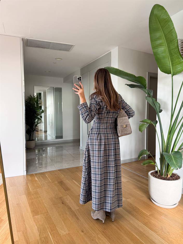 Belden Oturtmalı Ekoseli Elbise - Lacivert