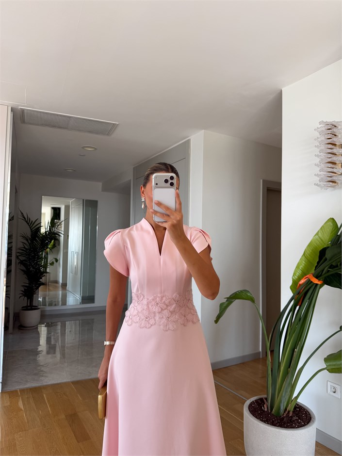 Beli Aplikeli Omuz Detaylı Elbise - Pembe