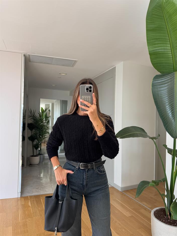 Bisiklet Yaka Sakallı Saç Örgülü Triko - Siyah