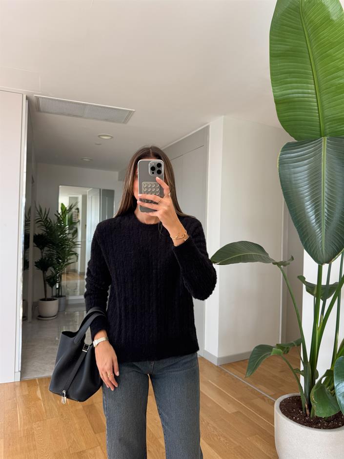 Bisiklet Yaka Sakallı Saç Örgülü Triko - Siyah