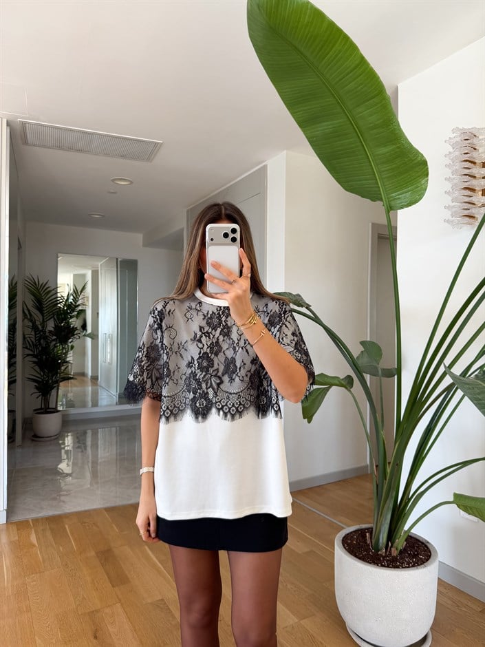 Bisiklet Yaka Siyah Dantelli T-shirt - Ekru
