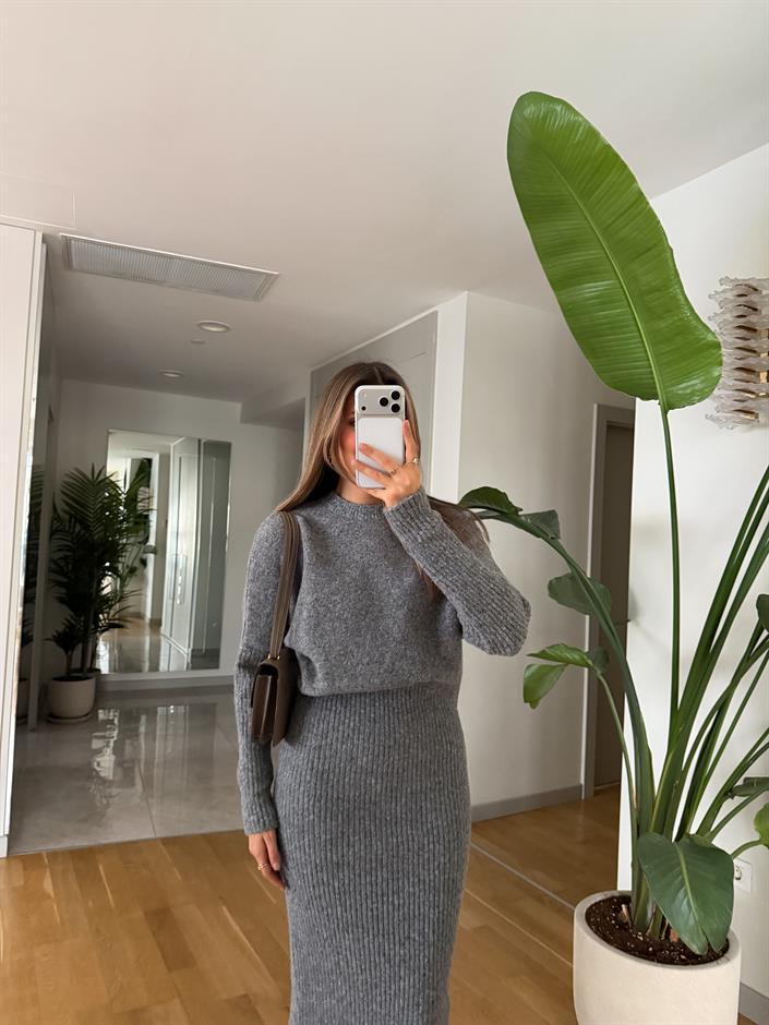 Bisiklet Yaka Yumoş Dokulu Triko Elbise -Füme