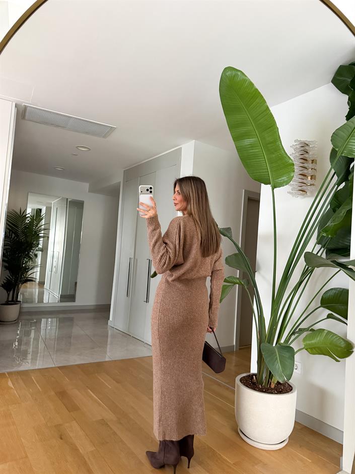 Bisiklet Yaka Yumoş Dokulu Triko Elbise -Bej