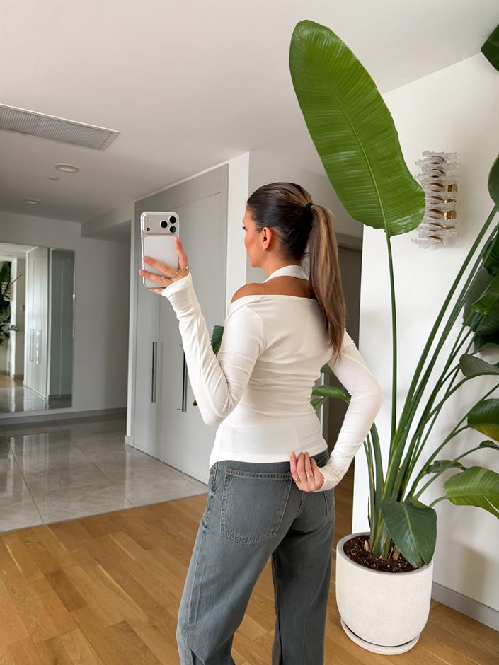 Boyundan Geçmeli  Penye Bluz - Ekru