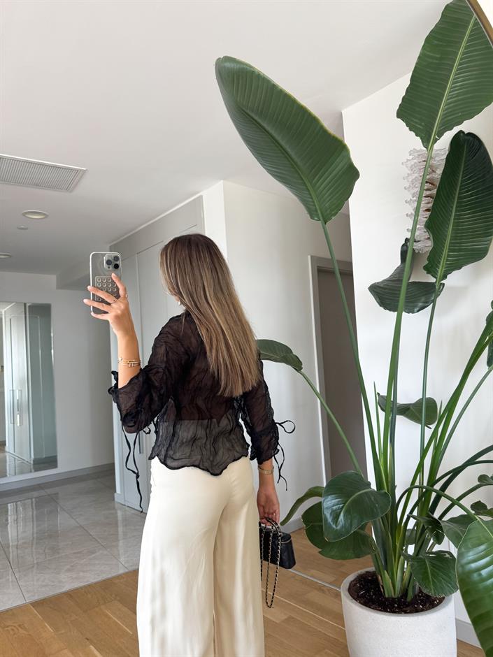 Buruşuk İp Detaylı Tül Bluz - Siyah