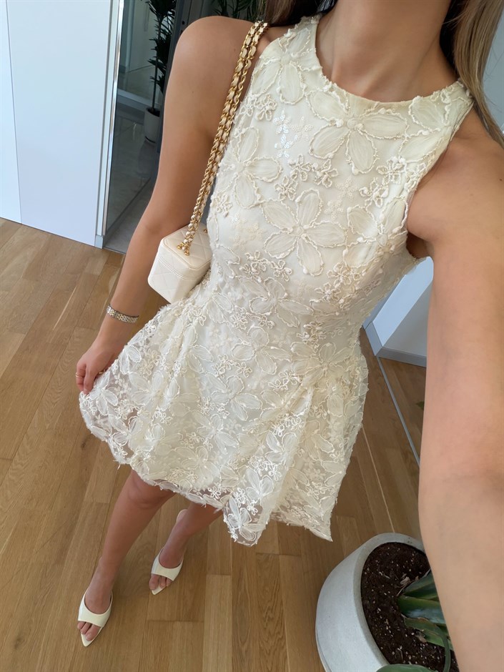 Çiçek Kabartmalı Mini Elbise - Ekru