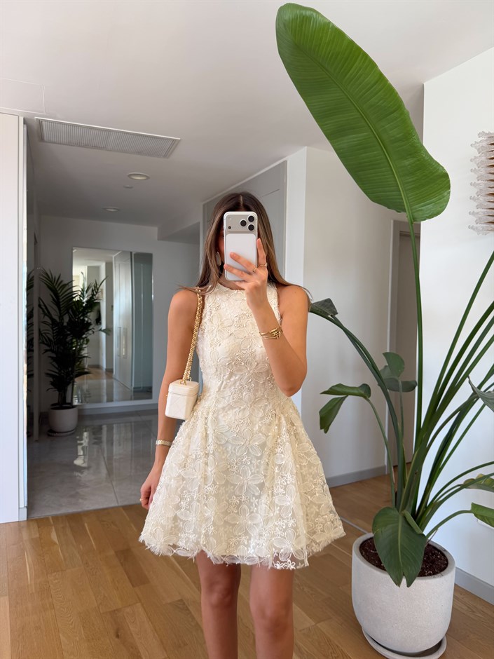 Çiçek Kabartmalı Mini Elbise - Ekru