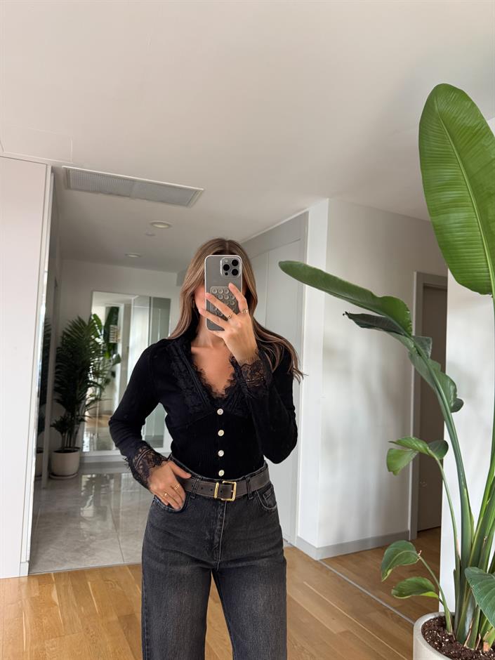 Dantel Detaylı Hırka - Siyah 