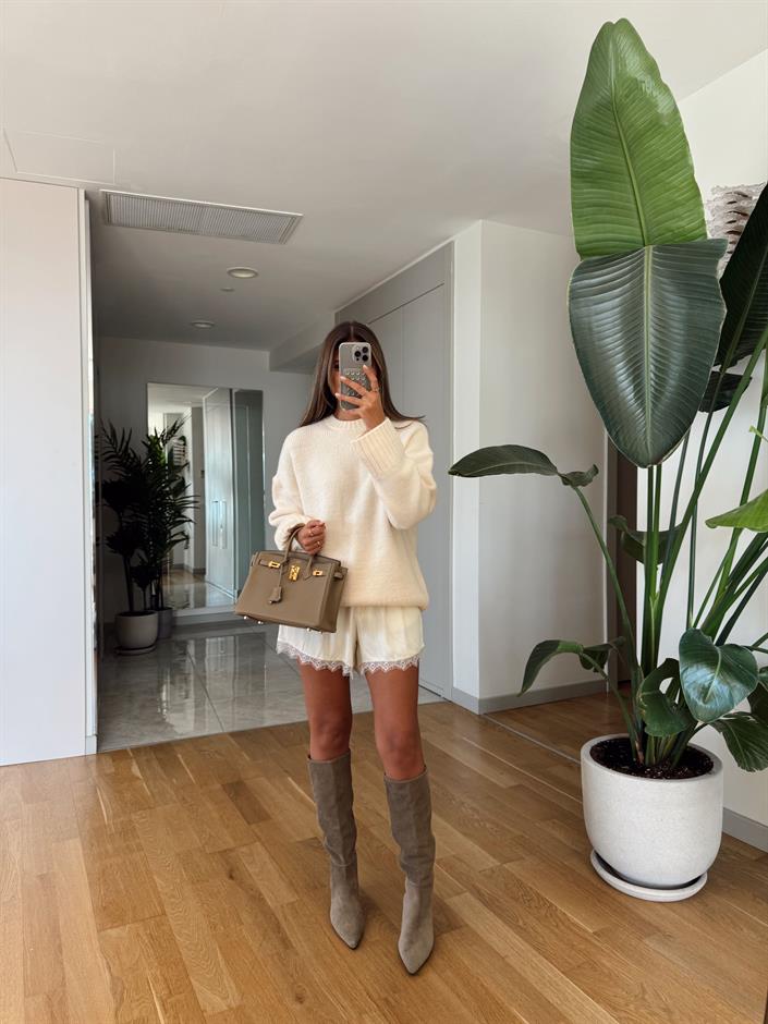 Dantel Detaylı Saten Şort - Ekru