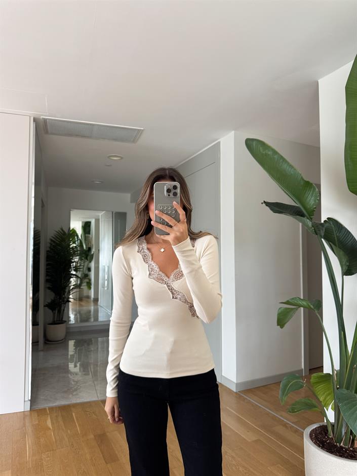 Dantel Geçişli Bluz - Ekru