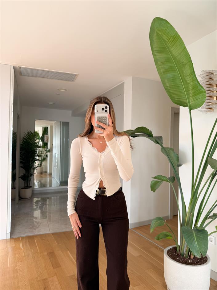 Dantel Geçişli Bluz - Krem