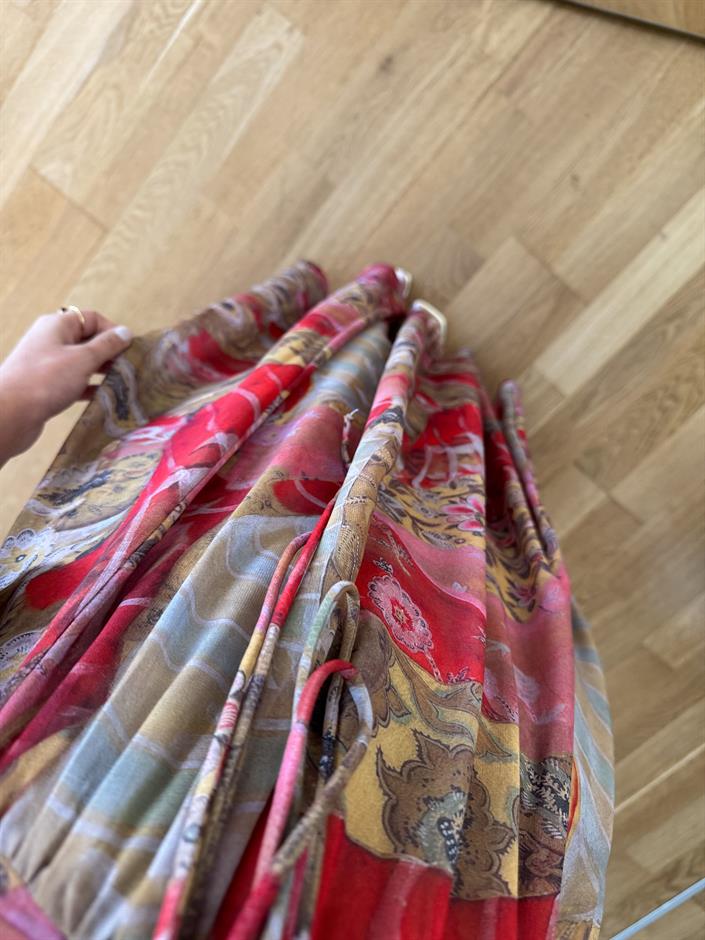 Desenli Askılı Şifon Elbise