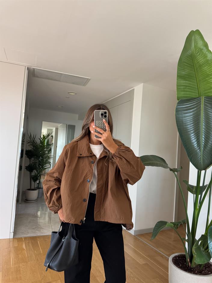 Dik Yaka Altı Lastikli Ceket - Kahve