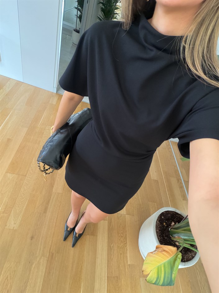 Dik Yaka Drape Detaylı Mini Elbise - Siyah