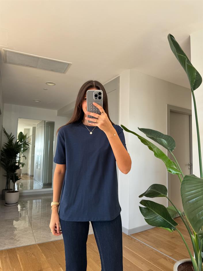 Dilvin Dekoratif Dikişli Bisiklet Yaka Tişört-Lacivert