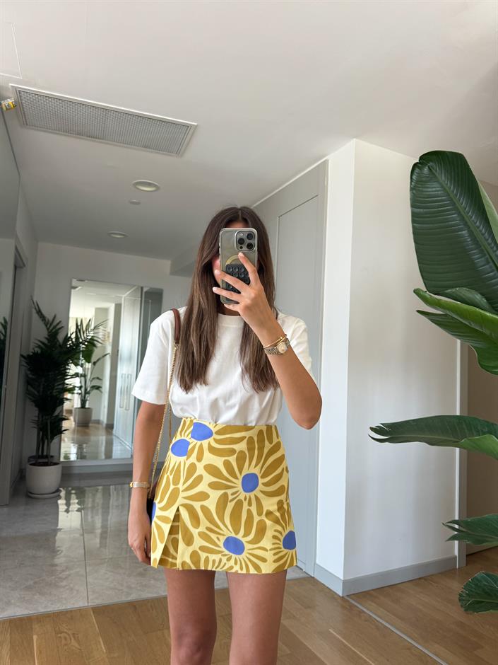 Dilvin Dekoratif Dikişli Bisiklet Yaka Tişört-Ekru