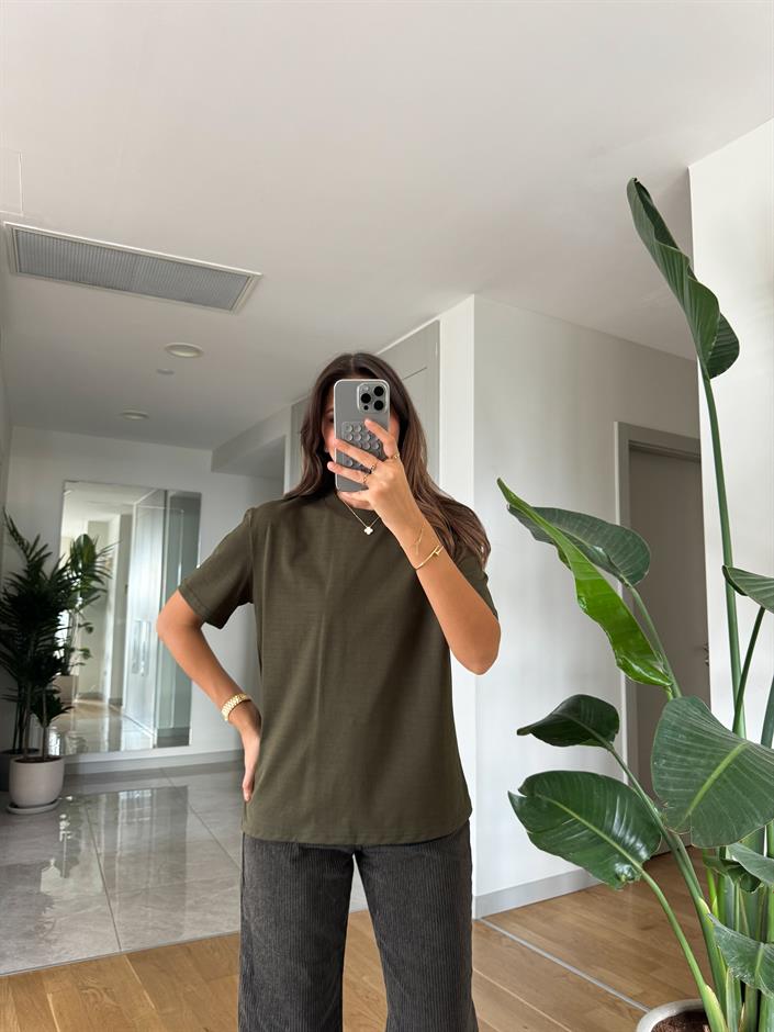 Dilvin Dekoratif Dikişli Bisiklet Yaka Tişört-Haki 