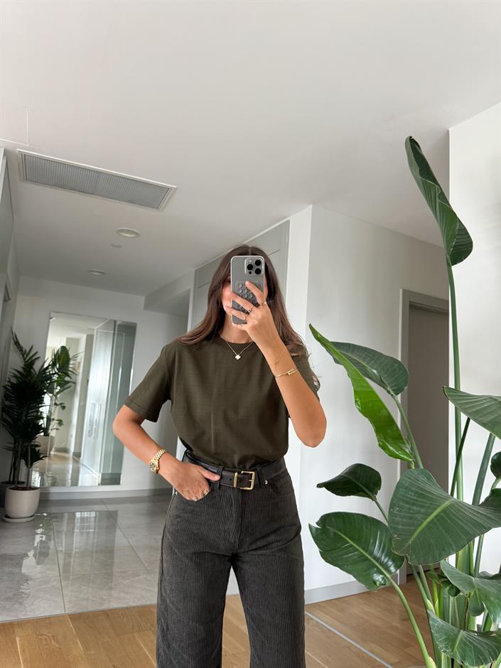 Dilvin Dekoratif Dikişli Bisiklet Yaka Tişört-Haki 